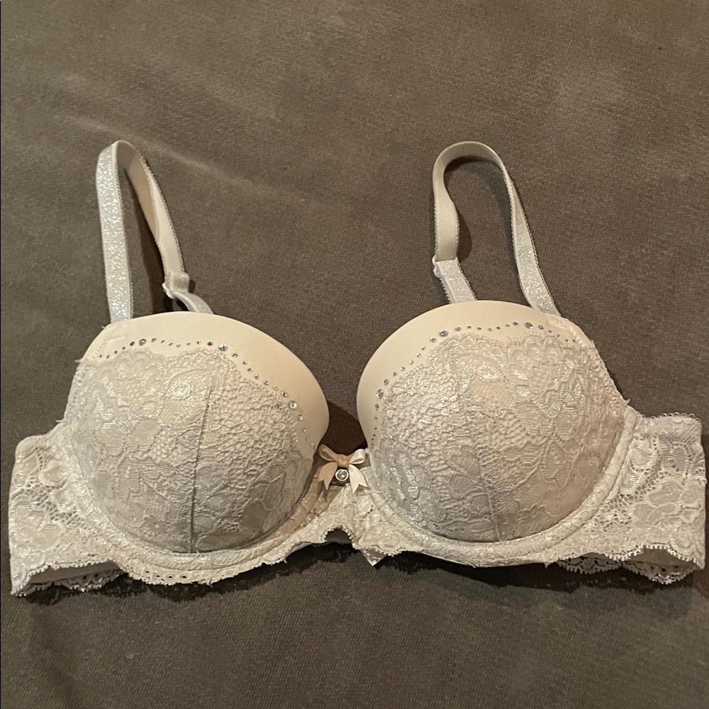 Victoria's Secret Lace Bra in Cream and Silver